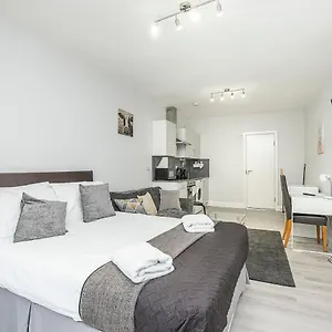  Apartment Securematics Kings Studio United Kingdom